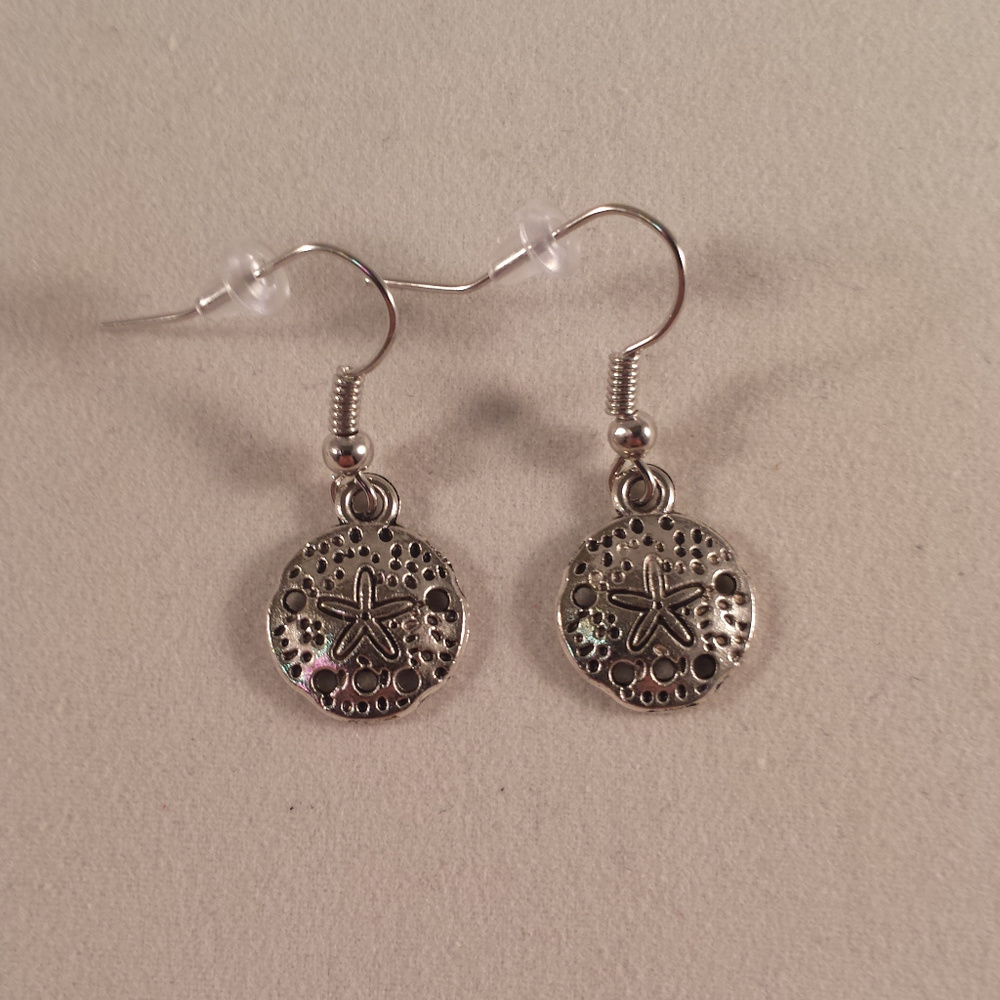 Silver Sand Dollar Seashell Dangle Earrings Gorgeous Party Gift - Picture 2 of 2